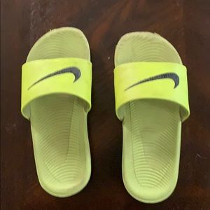 Boys Nike slides size 3